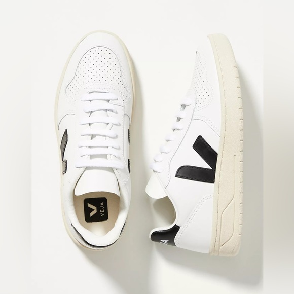 Veja Shoes - Veja V-10 Sneakers